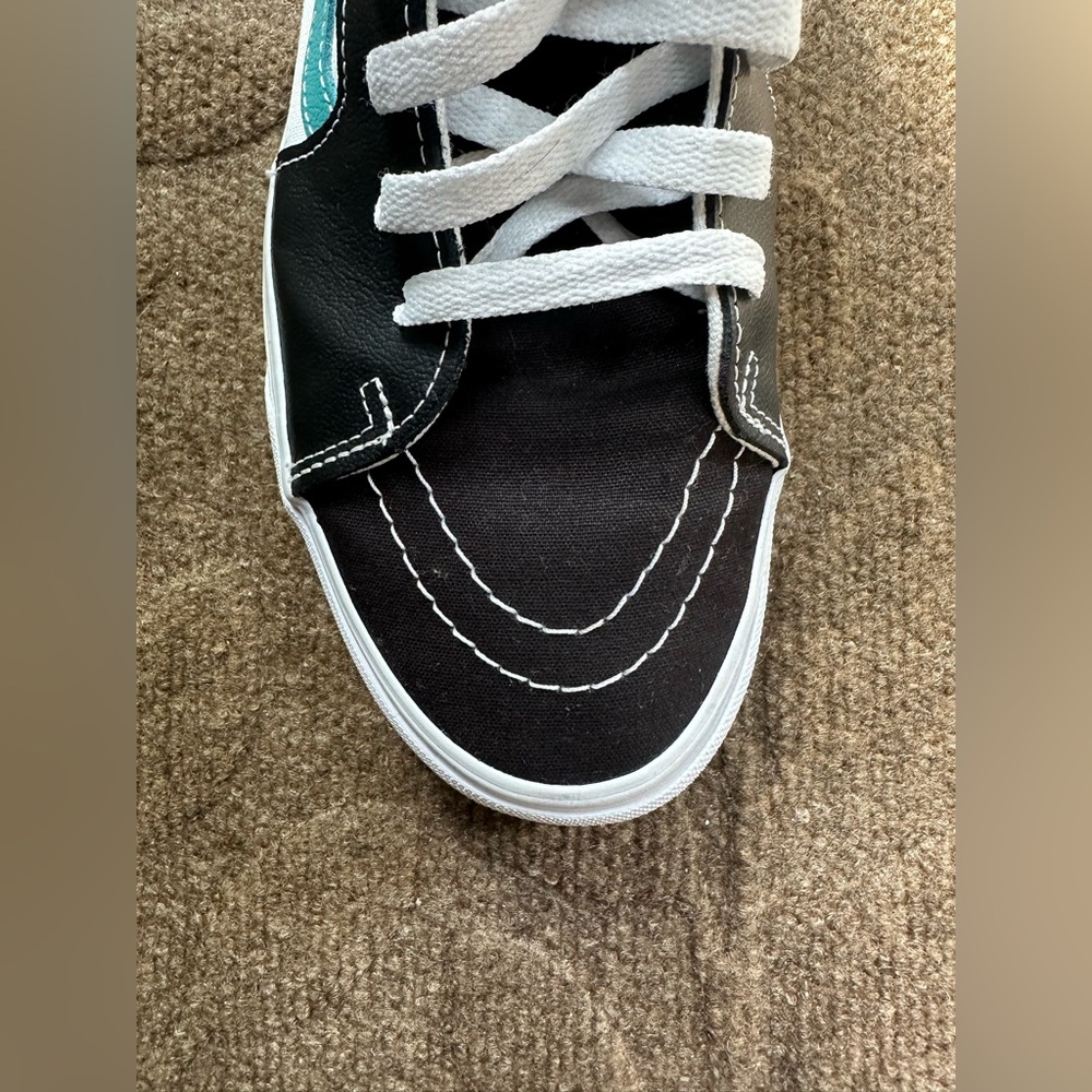 Vans Men’s Sport SK8-Hi Skate Shoes Sneakers White/Black VN0A5JMJ93U
US9,5 - Picture 9 of 14